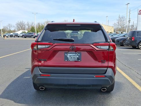 Used 2023 Toyota RAV4 XLE Premium image 5