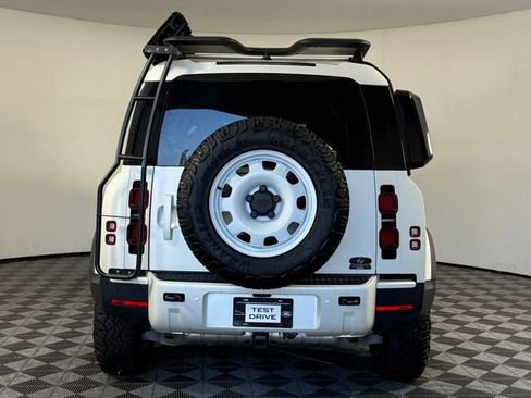 New 2024 Land Rover Defender 110 S image 7