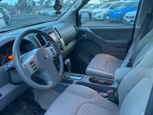 Used 2017 Nissan Frontier SV image 13