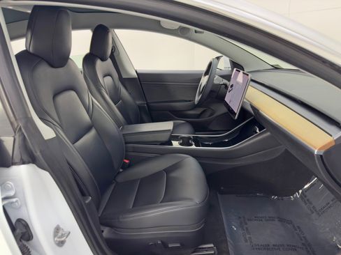 Used 2020 Tesla Model 3 Standard Range Plus image 11