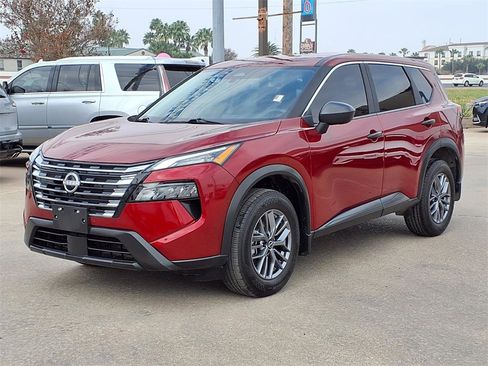 Used 2025 Nissan Rogue S image 3