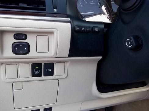 Used 2013 Lexus ES 350 w/ Luxury Pkg FWD image 22