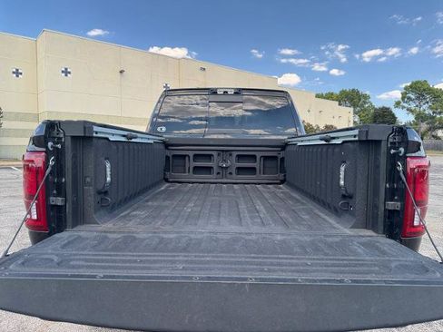 Used 2025 RAM 2500 Limited AWD/4WD image 17