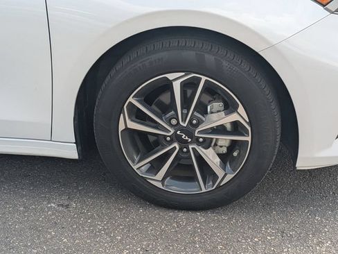 Certified 2024 Kia Forte LXS w/ LXS Technology Package FWD image 10