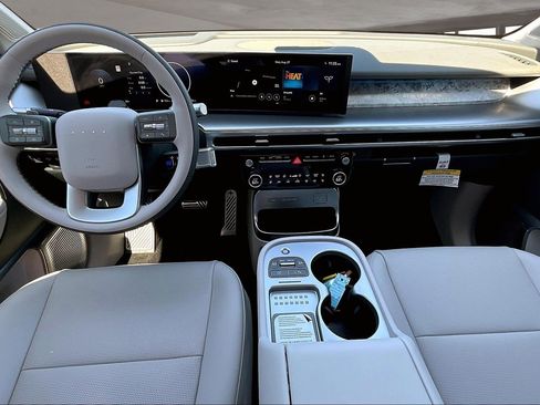 New 2026 Hyundai Ioniq 9 Calligraphy image 5