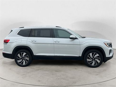 New 2025 Volkswagen Atlas SEL image 7