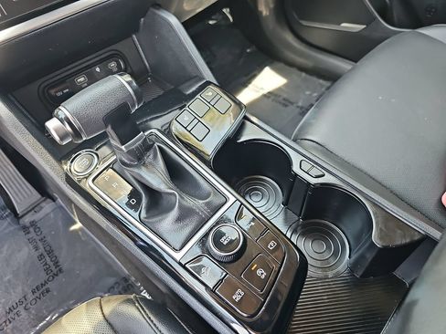 Used 2025 Kia Sportage EX FWD image 24