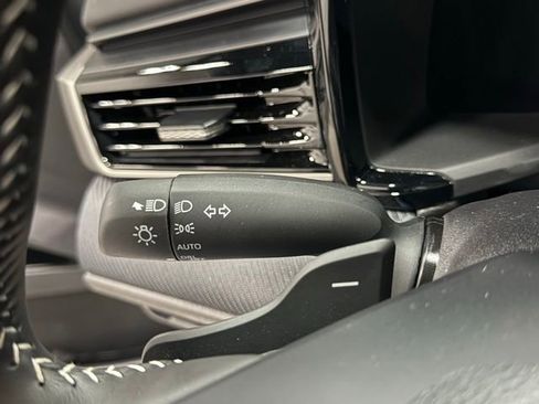 Used 2025 Toyota Camry SE image 21