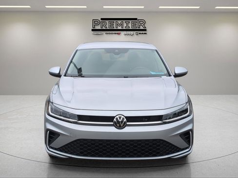 Used 2025 Volkswagen Jetta S image 2