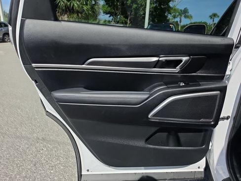 Certified 2024 Kia Telluride S w/ S Sunroof Package FWD image 13