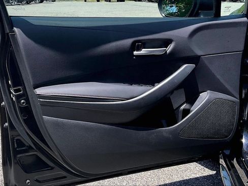 Used 2023 Toyota Corolla SE w/ Carpet Mat Package (TMS) FWD image 9