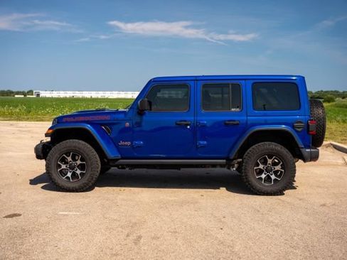 Used 2018 Jeep Wrangler Unlimited Rubicon w/ Dual Top Group AWD/4WD image 4