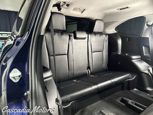 Used 2020 Toyota Highlander XLE AWD/4WD image 13