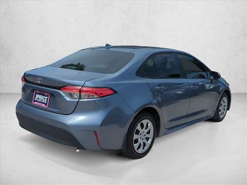 Certified 2025 Toyota Corolla LE FWD image 5