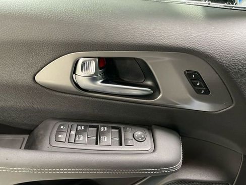 New 2026 Chrysler Pacifica Select image 13