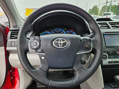 Used 2013 Toyota Camry XLE w/ Leather Pkg FWD image 19
