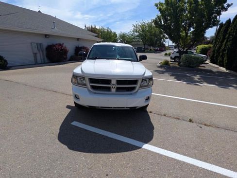 Used 2011 Dodge Dakota Big Horn w/ Trailer Tow Group AWD/4WD image 8