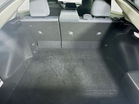 Used 2025 Toyota Prius LE image 27