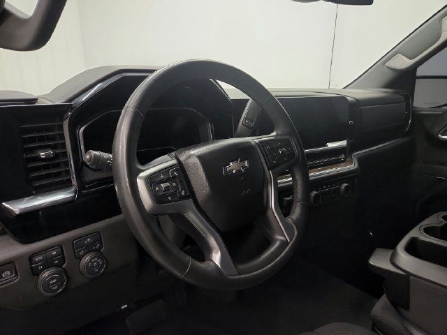 Used 2024 Chevrolet Silverado 1500 RST AWD/4WD image 18