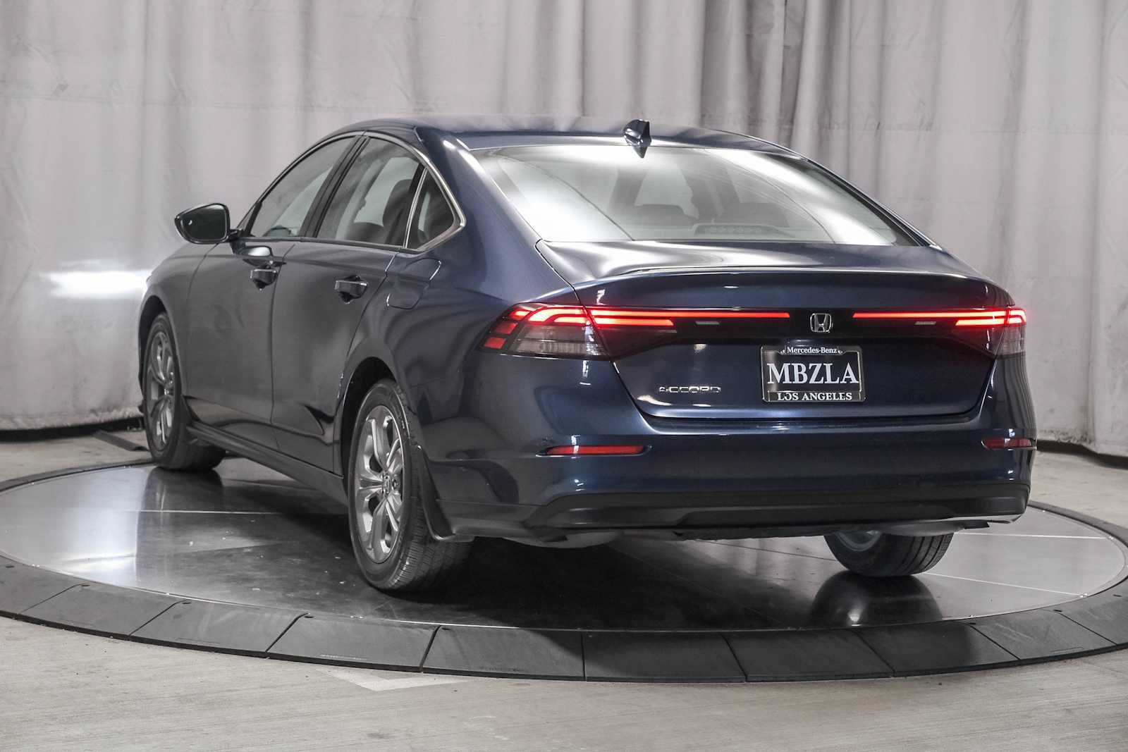 Used 2024 Honda Accord EX image 2