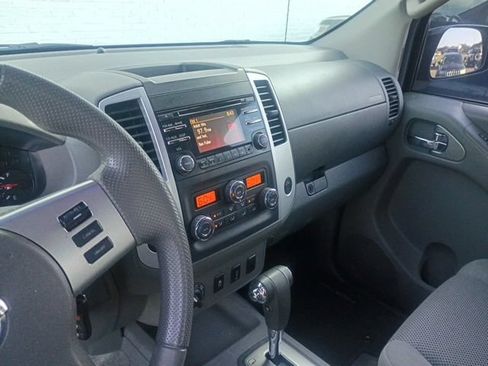 Used 2013 Nissan Frontier SV w/ SV Value Truck Pkg AWD/4WD image 53