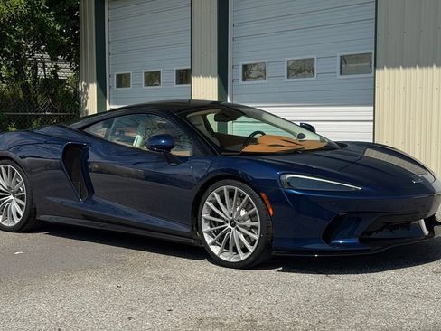 Used 2020 McLaren GT RWD image 1