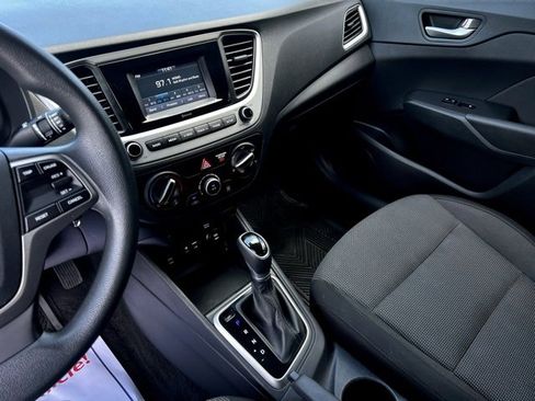 Used 2021 Hyundai Accent SE image 40