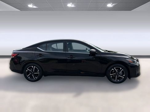 Used 2024 Nissan Sentra SV FWD image 8