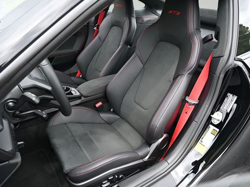 Certified 2026 Porsche 911 GT3 RWD image 19