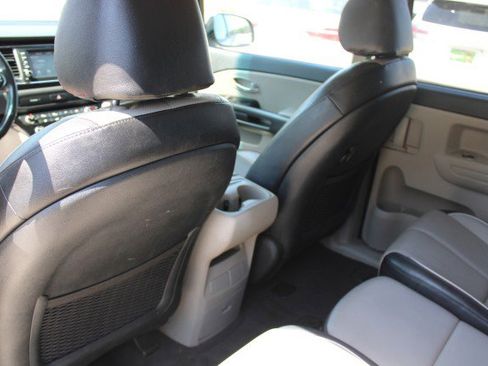 Used 2021 Kia Sedona EX image 15
