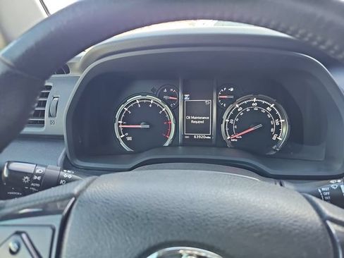 Used 2020 Toyota 4Runner SR5 AWD/4WD image 11