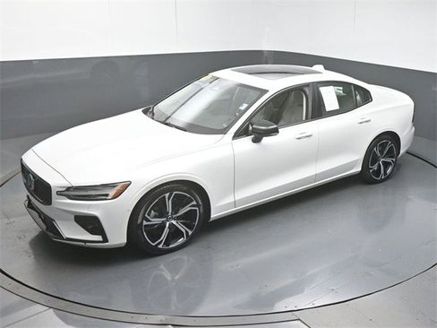 Certified 2024 Volvo S60 B5 Plus w/ Climate Package image 41