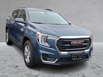 Used 2024 GMC Terrain SLE w/ Driver Convenience Package
