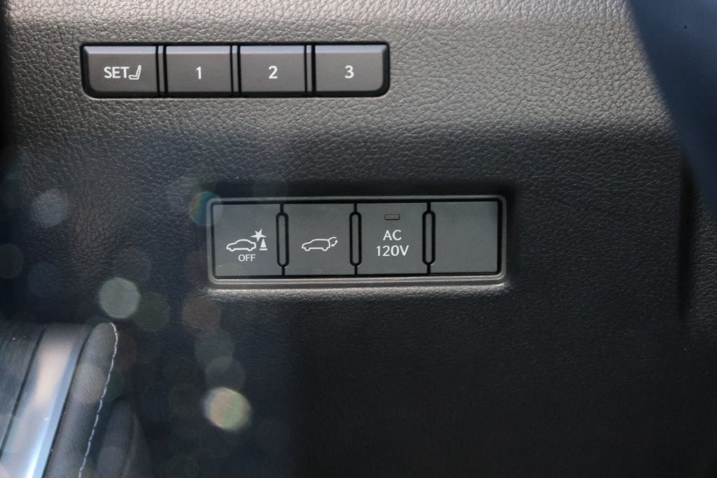 Used 2024 Lexus GX 550 w/ Accessory Package (Z1) AWD/4WD image 18