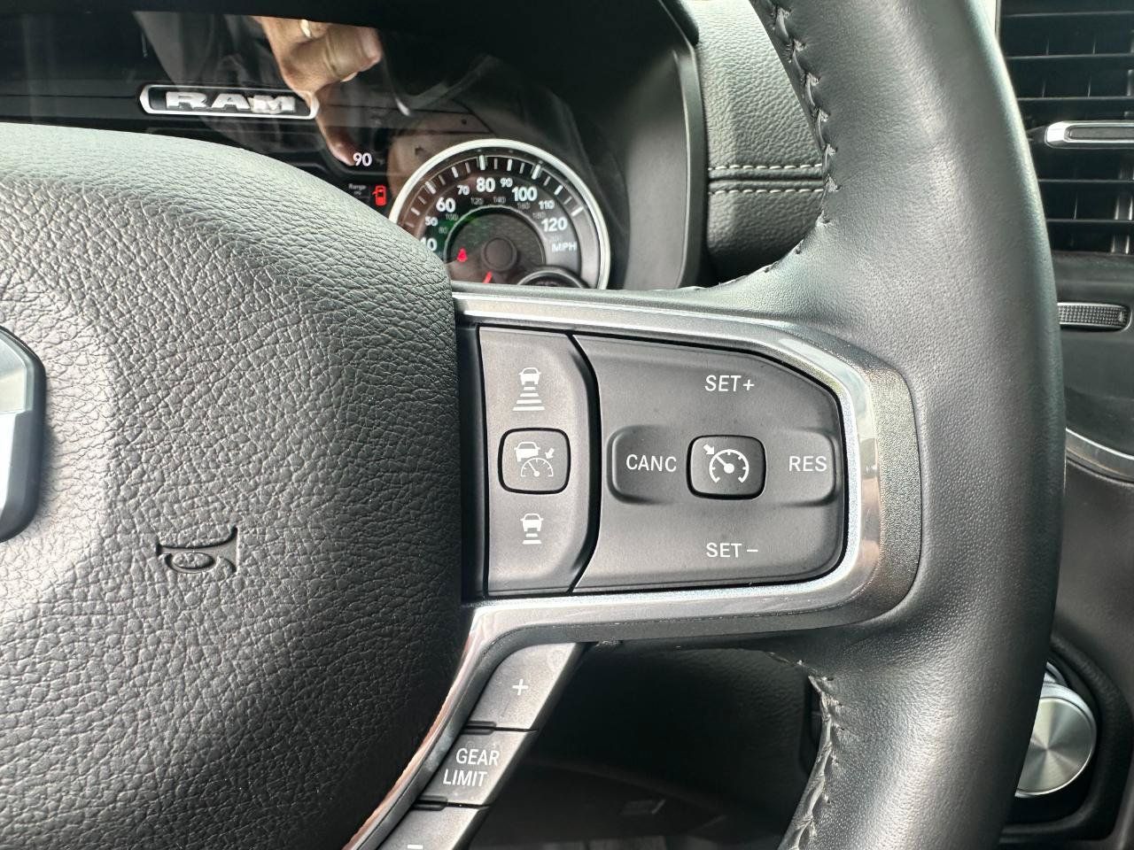 Used 2023 RAM 1500 Laramie AWD/4WD image 37