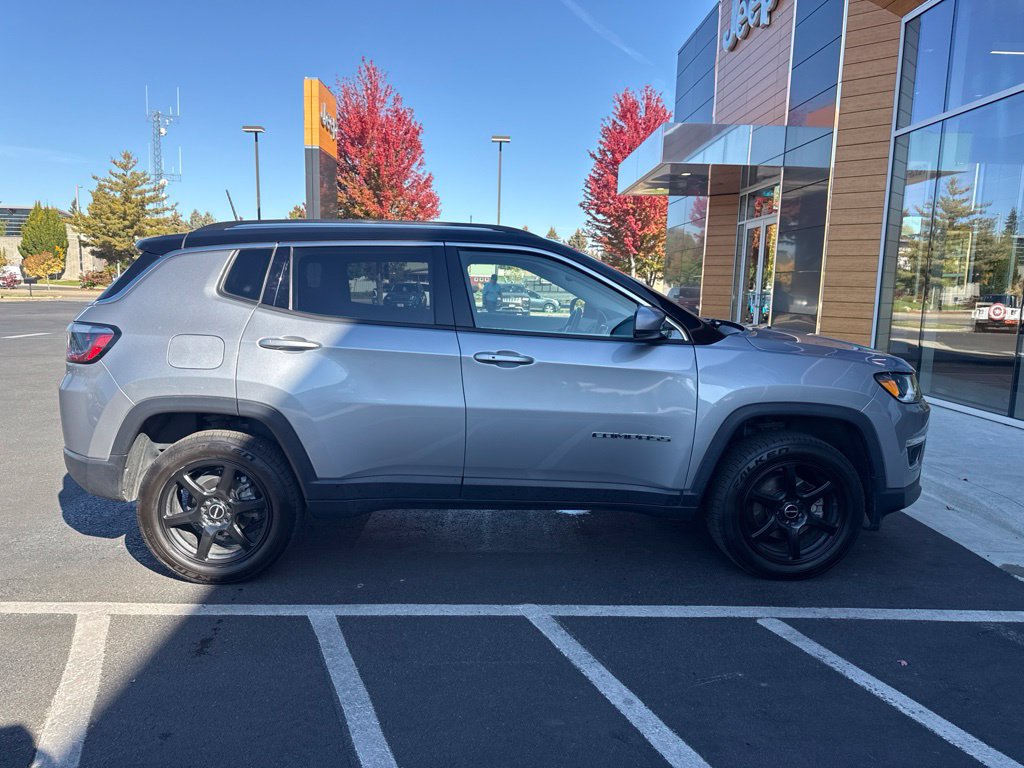 Certified 2018 Jeep Compass Limited w/ Navigation Group AWD/4WD image 4