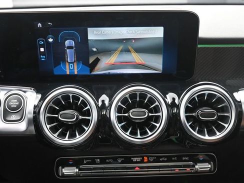 Used 2026 Mercedes-Benz GLB 250 image 12