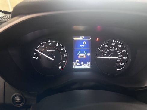 Used 2021 Subaru Crosstrek 2.0i Premium w/ Moonroof Package AWD/4WD image 10