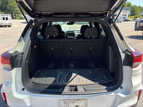 Used 2022 Chevrolet TrailBlazer RS w/ Convenience Package FWD image 19