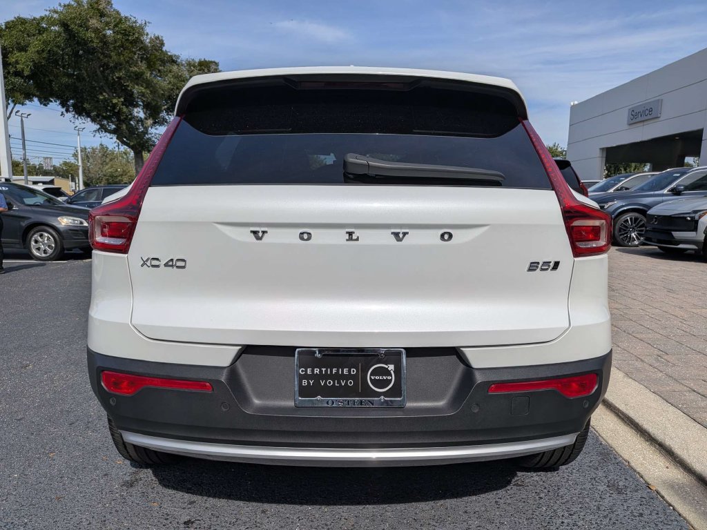 Used 2025 Volvo XC40 B5 Core AWD/4WD image 5