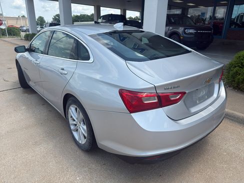 Used 2018 Chevrolet Malibu LT FWD image 8