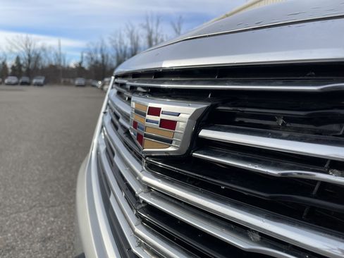 Used 2019 Cadillac XT5 Luxury image 24