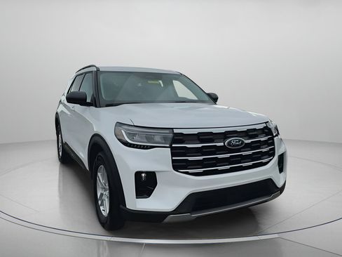 New 2026 Ford Explorer Active w/ Active Comfort Package image 4