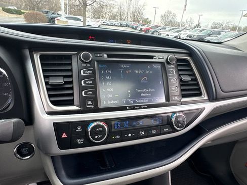 Used 2019 Toyota Highlander Limited Platinum image 24