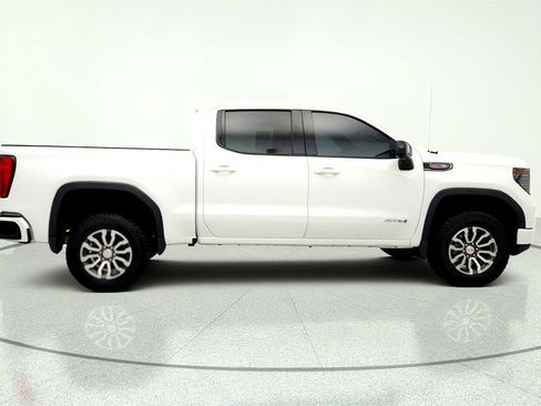 Used 2023 GMC Sierra 1500 AT4 w/ Technology Package AWD/4WD image 4