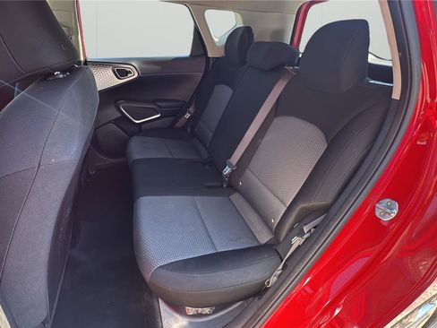 Used 2023 Kia Soul LX w/ LX Technology Package image 11