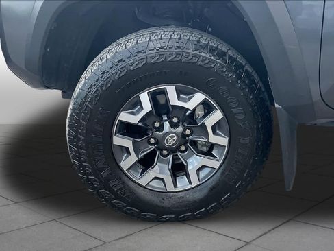 Used 2023 Toyota Tacoma TRD Off-Road w/ TRD Premium Off Road Package AWD/4WD image 10