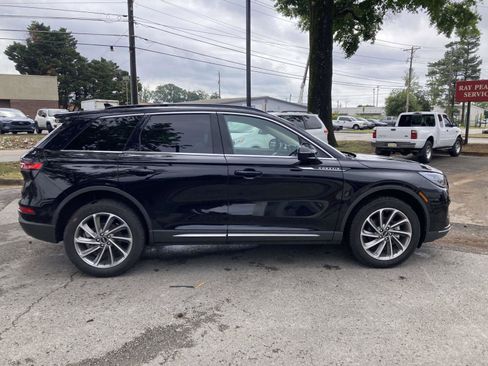 New 2026 Lincoln Corsair Premiere FWD image 2