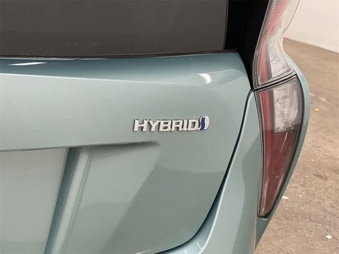 Used 2016 Toyota Prius Four image 11