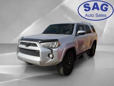 Used 2018 Toyota 4Runner SR5 AWD/4WD image 5
